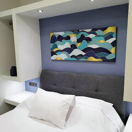 Farisma - Bright And In Appartement Kalamáta