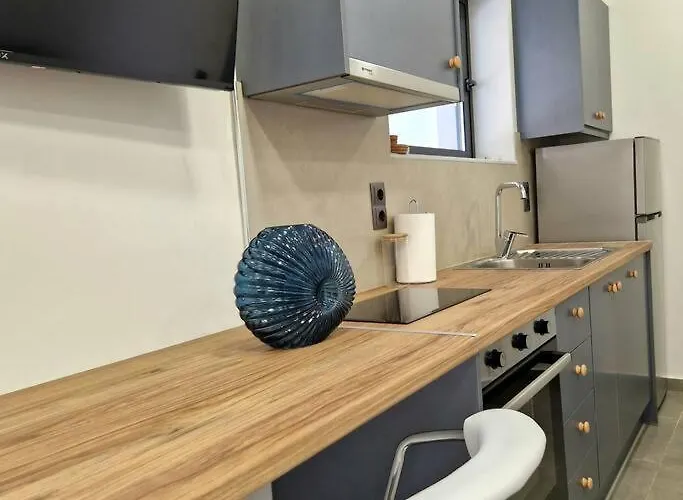 Farisma - Bright And In 아파트